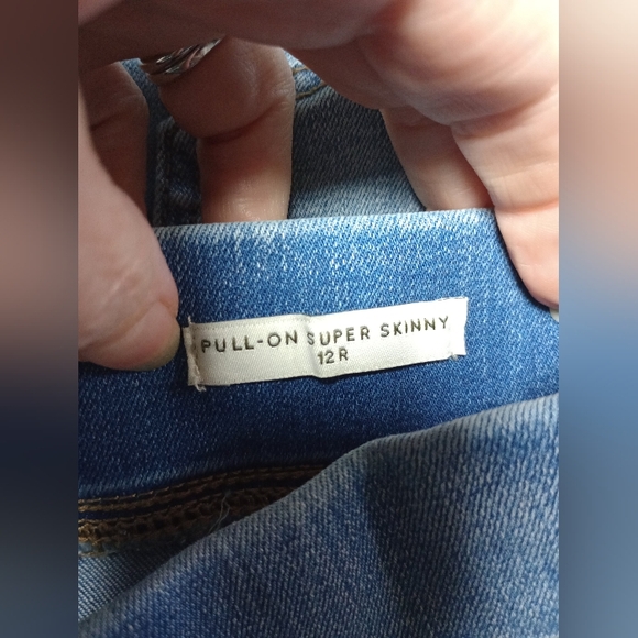🙂Wonderly Distressed Denim Pull On Super Skinny Jeans Size 12 - Picture 12 of 13